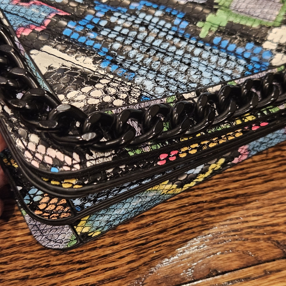 Colorful Patterned Chain Shoulder Bag - Picture 7 of 7